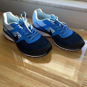 Woman's Nike Air Pegasus 30 Athletic Shoes - Size 9